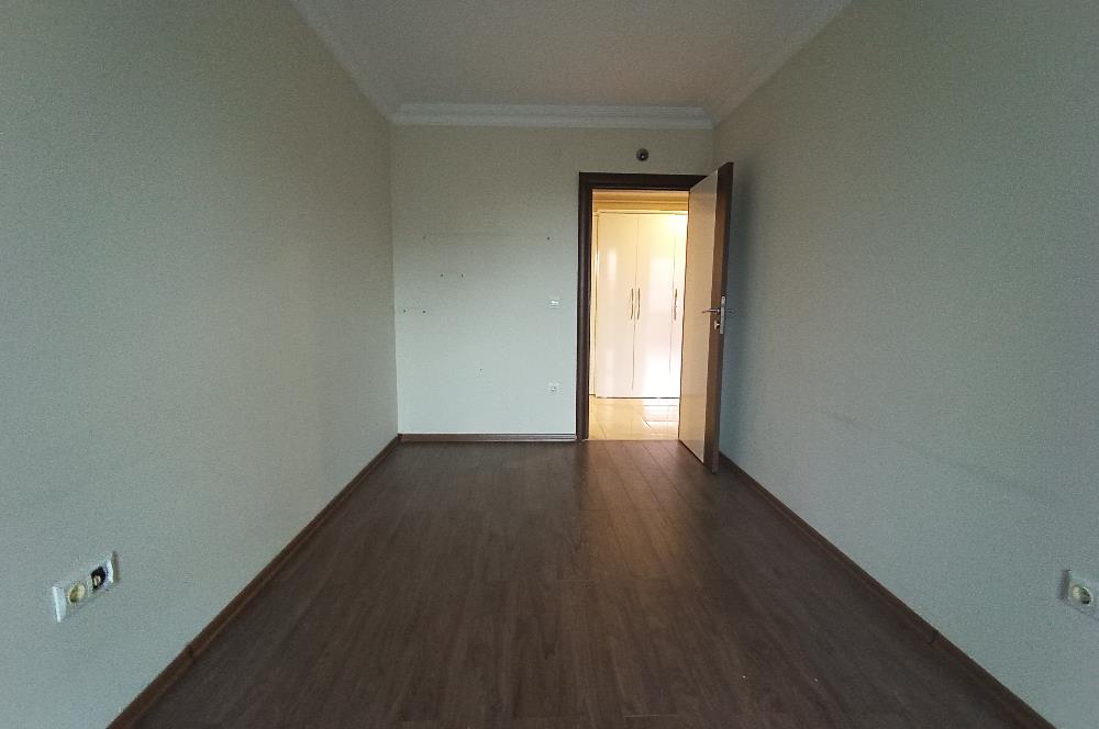 Beylikdüzü AHENK de Kısmen deniz manzaralı 2+1 kiralık daire..