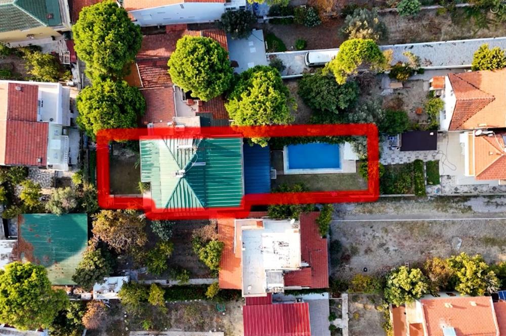 Denize 50 Metre Mesafede, Havuzlu, Eşyalı Lüks Müstakil Villa