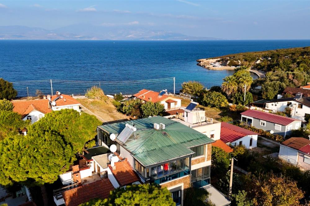 Denize 50 Metre Mesafede, Havuzlu, Eşyalı Lüks Müstakil Villa