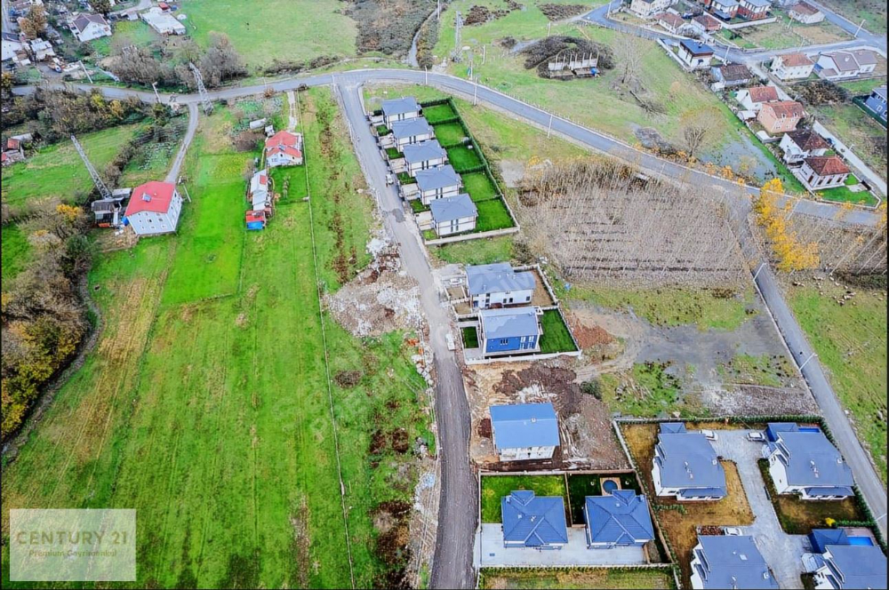 Düzce merkezde villalar bölgesinde satılık arsa