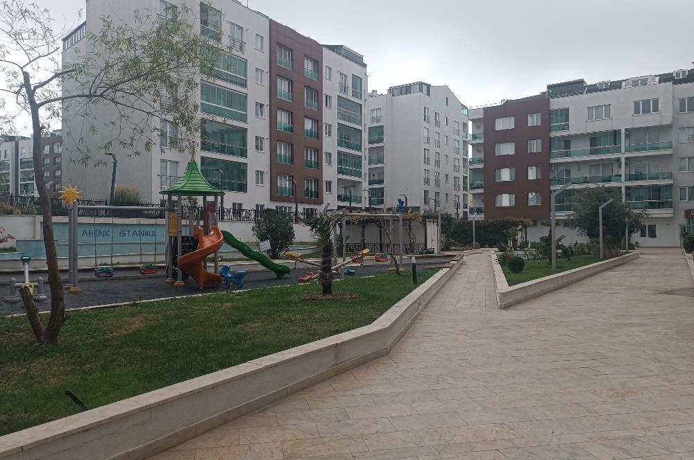 Beylikdüzü AHENK de Kısmen deniz manzaralı 2+1 kiralık daire..