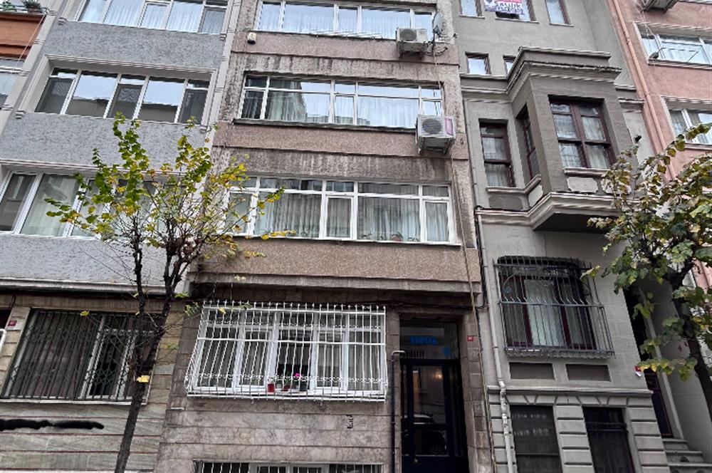 ŞİŞLİ TÜRKBEY-İ SOKAK 1. ADADA DAİRE