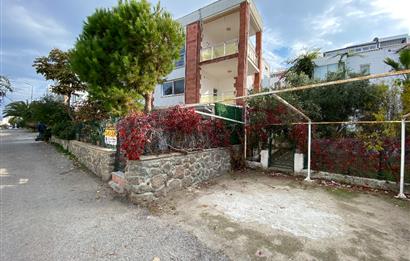 YATIRIM FIRSATIDIR! Deniz - Adalar ve Marina Manzaralı Satılık 3 Katlı Teraslı - Bahçeli Müstakil Bina