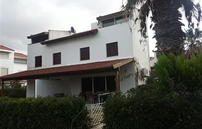 Çeşme Ilıca Yıldızburnu 'nun En Güzel Yerinde Satılık 4+1 Villa