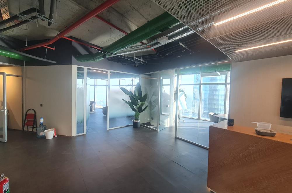 Maslak Kiralık Mobilyalı Ofis Spine Tower 600m2 Taşınmaya Hazır