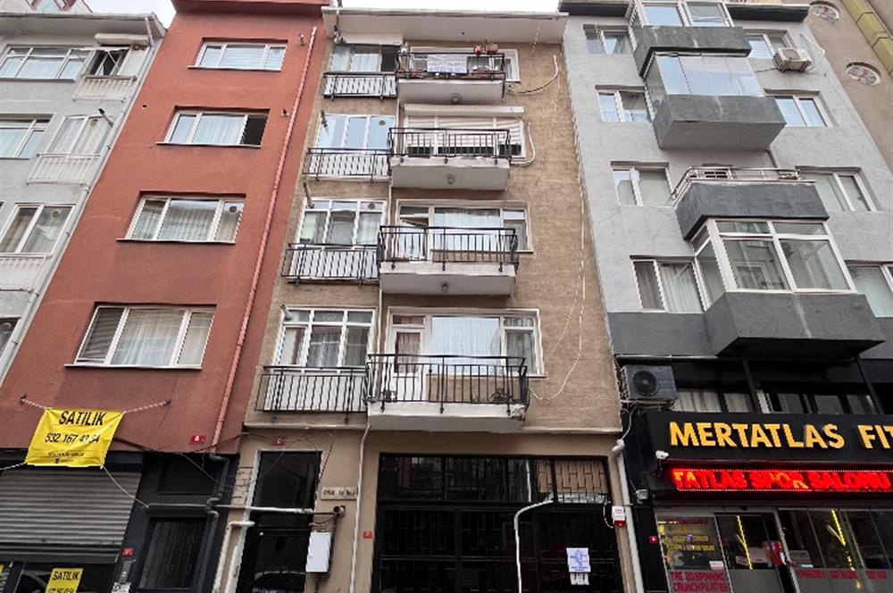 Kadıköy Hasanpaşa’da Merkezi Konumda, Kullanışlı Kat Planlı, 82m² Net Alana Sahip, 2+1 Tadilatlı ve Masrafsız Daire