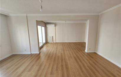 Mavişehir Kırlangıç Sitesinde 4+1 Komple Tadilatlı Satılık Daire