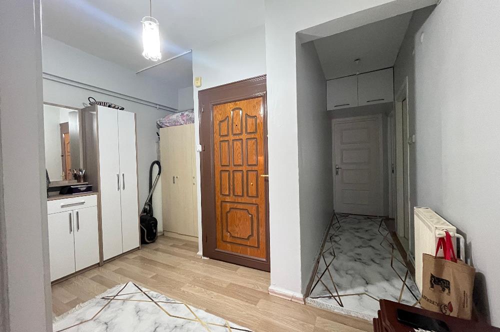 Kadıköy Hasanpaşa’da Merkezi Konumda, Kullanışlı Kat Planlı, 82m² Net Alana Sahip, 2+1 Tadilatlı ve Masrafsız Daire