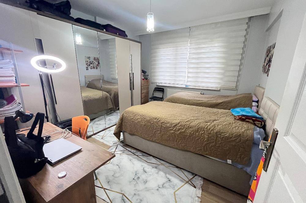 Kadıköy Hasanpaşa’da Merkezi Konumda, Kullanışlı Kat Planlı, 82m² Net Alana Sahip, 2+1 Tadilatlı ve Masrafsız Daire