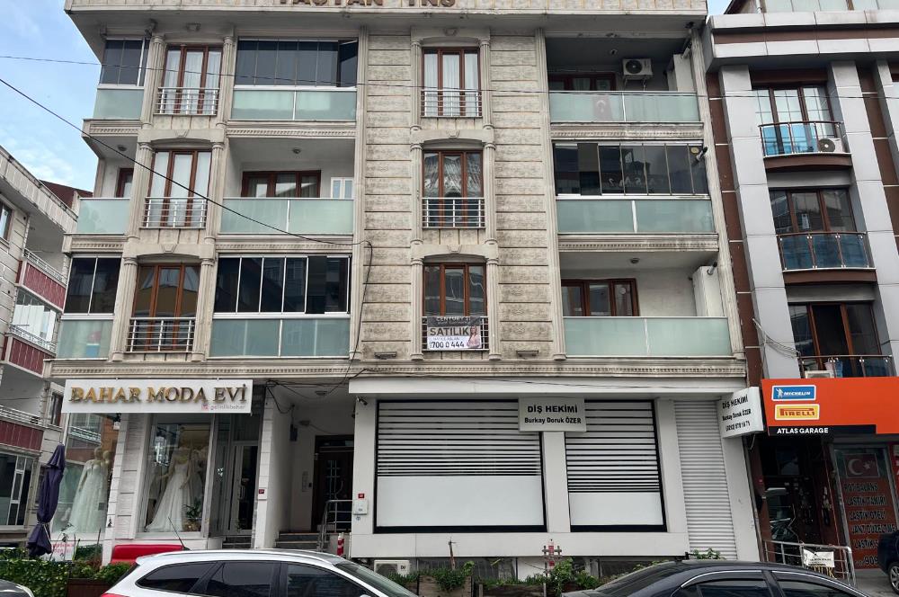 Eyüp Alibeyköy Merkezde Cadde Üstü Satılık 2+1 Daire