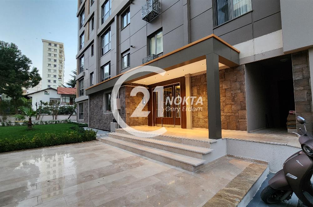 ŞENESENEVLERDE CENTRAL HOSPİTALE YAKIN SIFIR DENİZ MANZARALI 2+1 70 m2