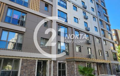 ŞENESENEVLERDE CENTRAL HOSPİTALE YAKIN SIFIR DENİZ MANZARALI 2+1 70 m2