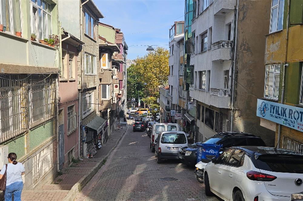 ÜSKÜDAR’DA FIRSAT DAİRE