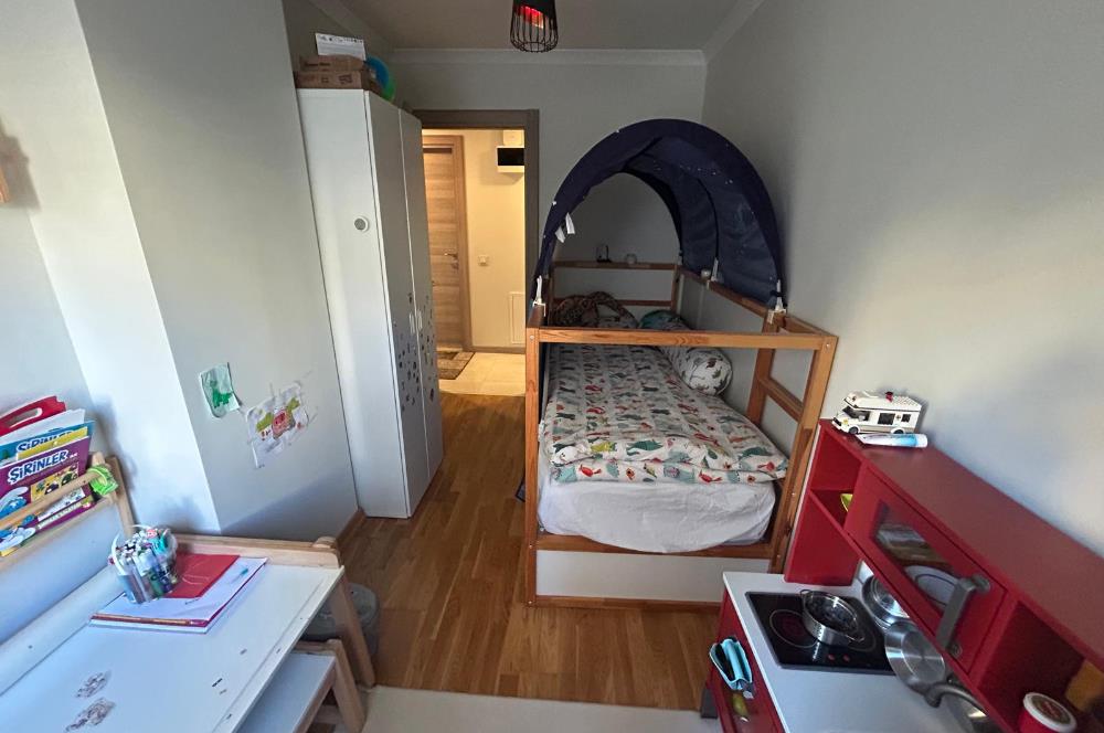 KADIKÖY FENERYOLUNDA BAĞDAT CAD. VE MARMARAYA YAKIN 3+1 DAİRE