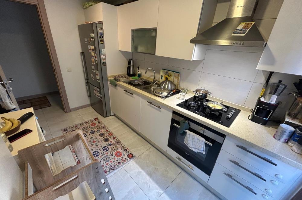 KADIKÖY FENERYOLUNDA BAĞDAT CAD. VE MARMARAYA YAKIN 3+1 DAİRE