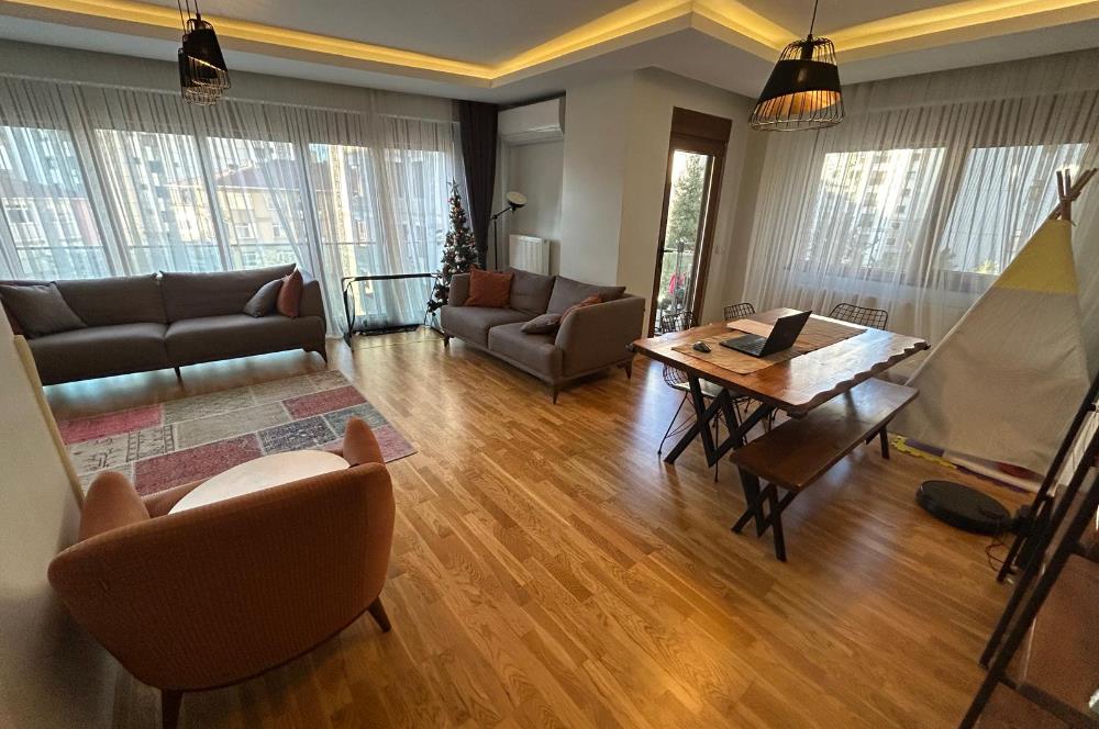 KADIKÖY FENERYOLUNDA BAĞDAT CAD. VE MARMARAYA YAKIN 3+1 DAİRE