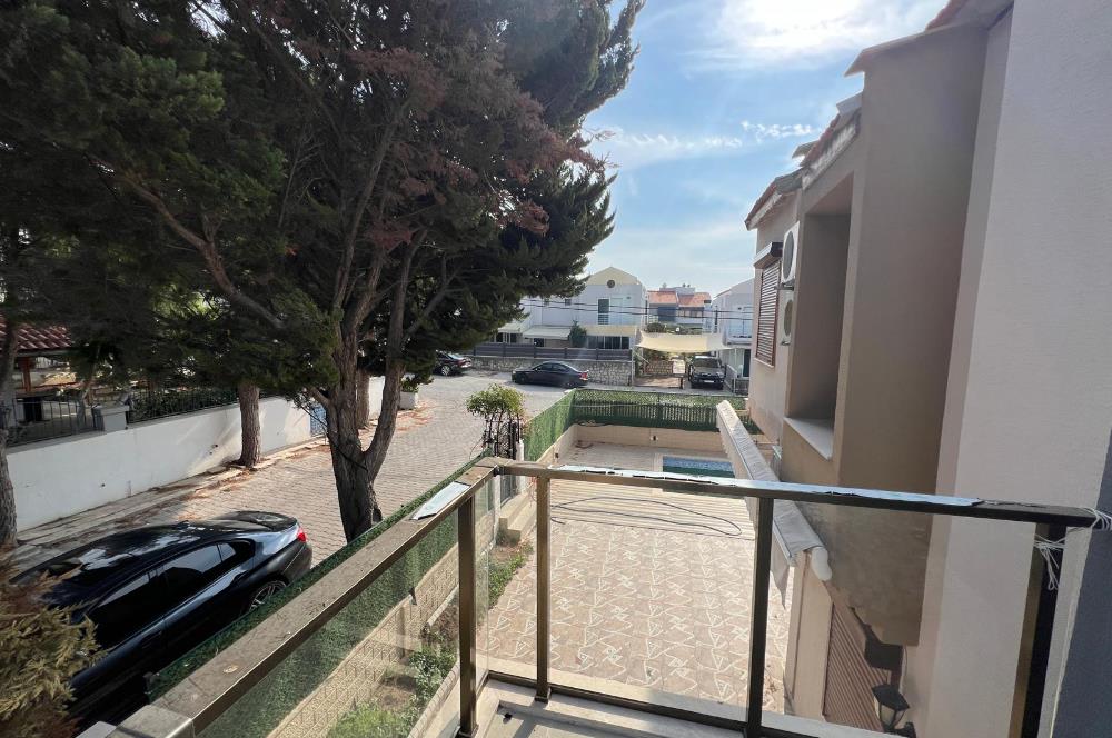 Çeşme Alaçatı, Çamlık Yolda Eşyalı Müstakil Bahçe ve Havuzlu