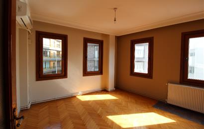 ÜSKÜDAR SALACAK MAHALLESİNDE BAKIMLI 2+1 KİRALIK DAİRE