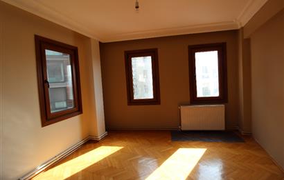 ÜSKÜDAR SALACAK MAHALLESİNDE BAKIMLI 2+1 KİRALIK DAİRE