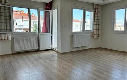 MENEMEN DEVLET HASTANESİ YAKINI 2+1 SATILIK DAİRE