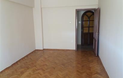 MÜTEVELLİ ÇEŞME CADDESİNDE SATILIK DAİRE 