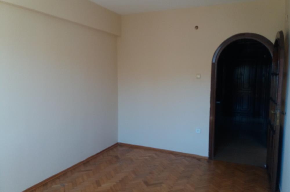 MÜTEVELLİ ÇEŞME CADDESİNDE SATILIK DAİRE 