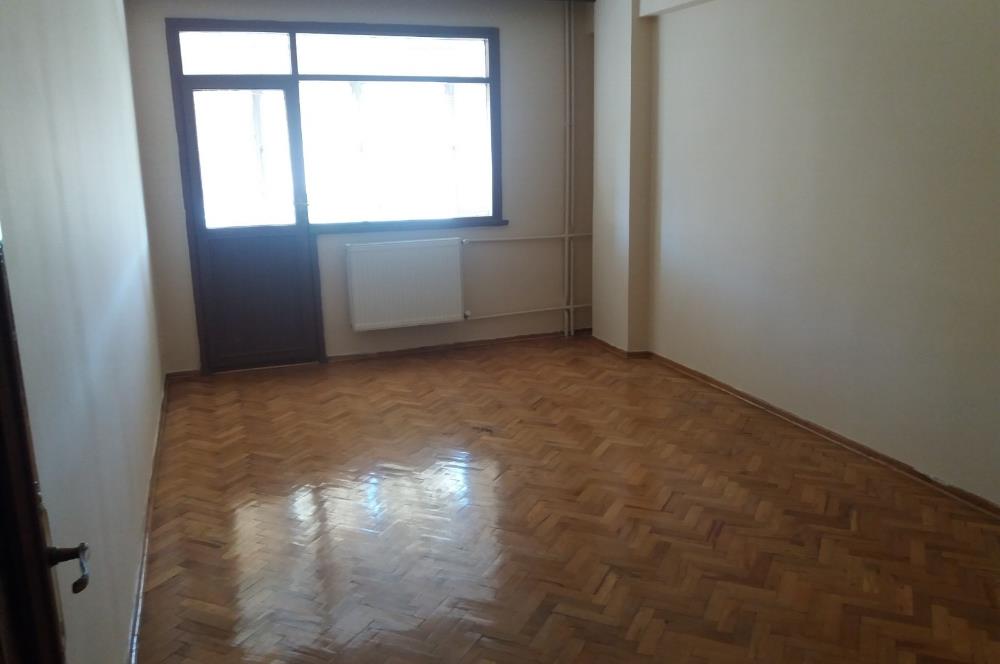 MÜTEVELLİ ÇEŞME CADDESİNDE SATILIK DAİRE 