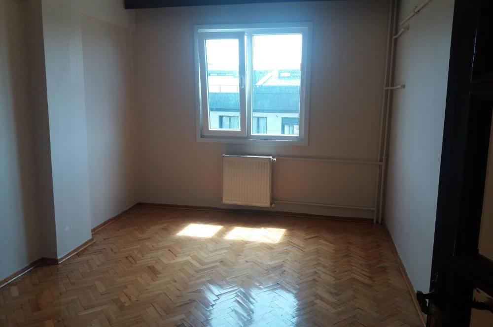 MÜTEVELLİ ÇEŞME CADDESİNDE SATILIK DAİRE 