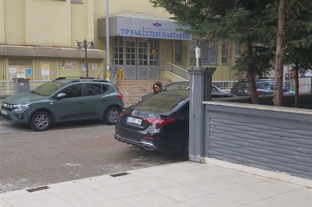 Maltepe Üniversitesi Hastanesi Karşısı Kiralık Ofis