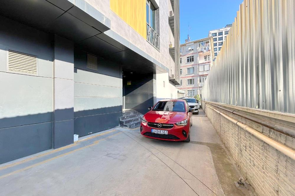 TÜLAY ÖZKÖK'TEN BAĞDAT CADDESİ GENÇ DEPOLU KÜÇÜK SATILIK DÜKKAN