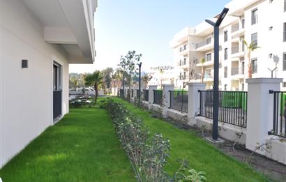 İzmir Gaziemir Optimum Yakınında Havuzlu Sitede Satılık Bahçe Katı 2+1 Daire