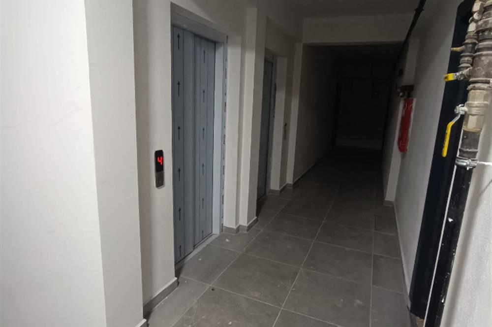 MERKEZİ LOKASYONDA SIFIR EBEVEYN BANYOLU 2+1 DAİRE