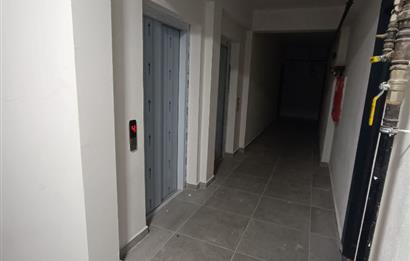 MERKEZİ LOKASYONDA SIFIR EBEVEYN BANYOLU 2+1 DAİRE