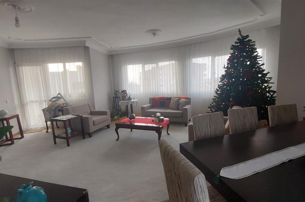 Çiğli Ataşehir Pelit Sitesi 3+1 Geniş Satılık Daire