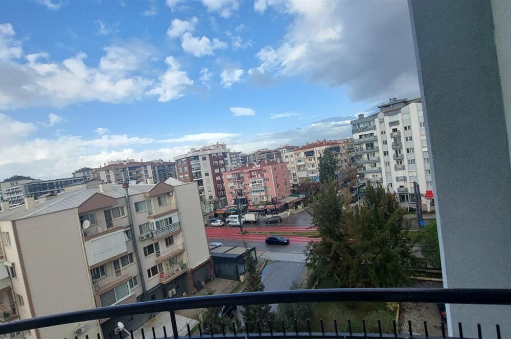 Çiğli Ataşehir Pelit Sitesi 3+1 Geniş Satılık Daire