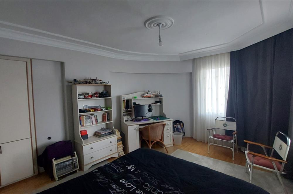 Çiğli Ataşehir Pelit Sitesi 3+1 Geniş Satılık Daire