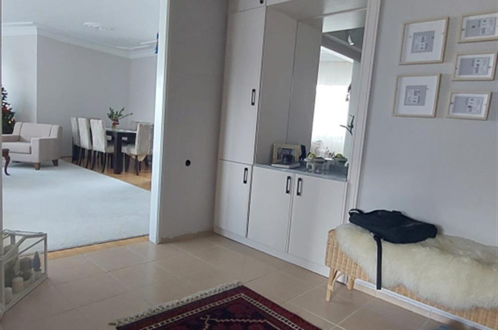 Çiğli Ataşehir Pelit Sitesi 3+1 Geniş Satılık Daire