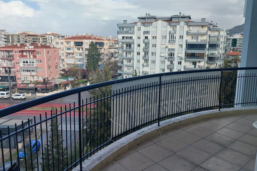 Çiğli Ataşehir Pelit Sitesi 3+1 Geniş Satılık Daire