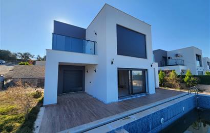 Kuşadası İkiçeşmelik Mevkiinde Özel Havuzlu Sıfır Villa 