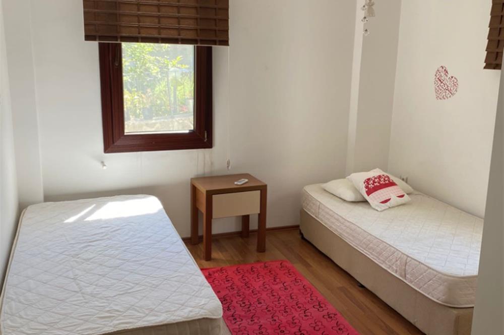 Gündoğan'da Plajlı, Deniz Manzaralı Kiralık Müstakil Villa