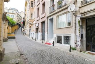 BEYOĞLU NURİ ZİYA SOKAK'TA SATILIK DAİRE