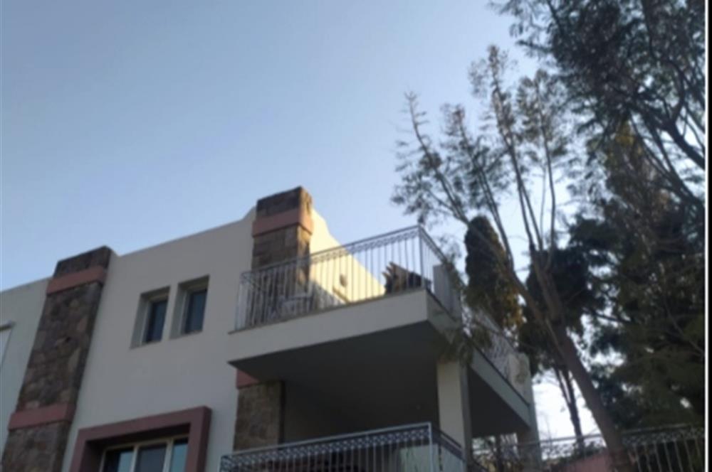 Bodrum Ortakent'te Siteiçi,2+1 Eşyalı Dubleks Villa