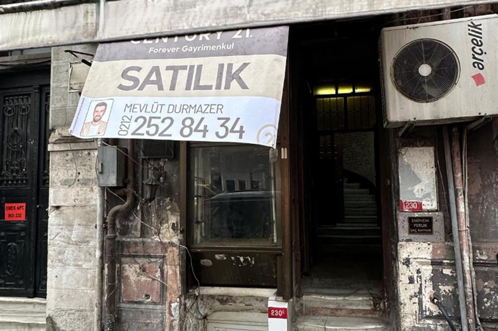 BEYOĞLU TARLABAŞI CADDESİ ÜZERİNDE 10 M2 SATILIK İŞYERİ(BOŞ)