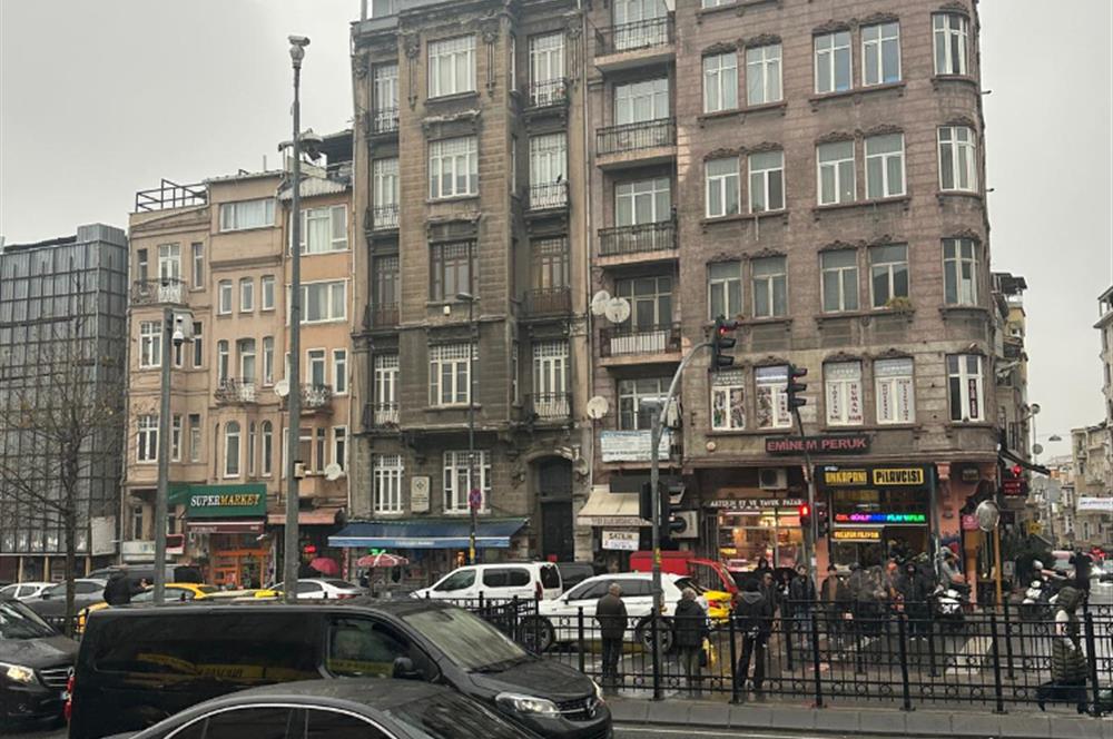 BEYOĞLU TARLABAŞI CADDESİ ÜZERİNDE 10 M2 SATILIK İŞYERİ(BOŞ)