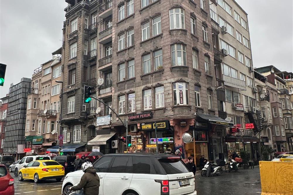 BEYOĞLU TARLABAŞI CADDESİ ÜZERİNDE 10 M2 SATILIK İŞYERİ(BOŞ)