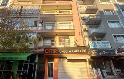 Çiğli Anadolu Caddesi'nde Satılık 3+1 Daire