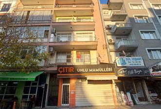 Çiğli Anadolu Caddesi'nde Satılık 3+1 Daire