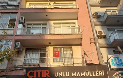 Çiğli Anadolu Caddesi'nde Satılık 3+1 Daire