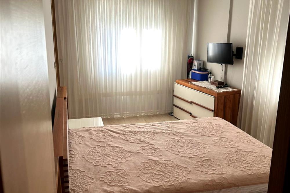 izmir Karşıyaka Şemikler Mahallesinde  Satılık Daire 2+1 Daire