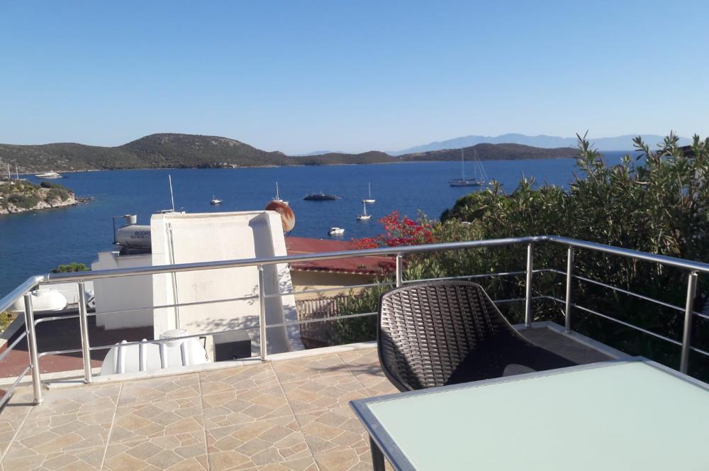 Bitez-Aktur'da deniz manzaralı,özel plajlı 4+1 dönemsel kiralık villa